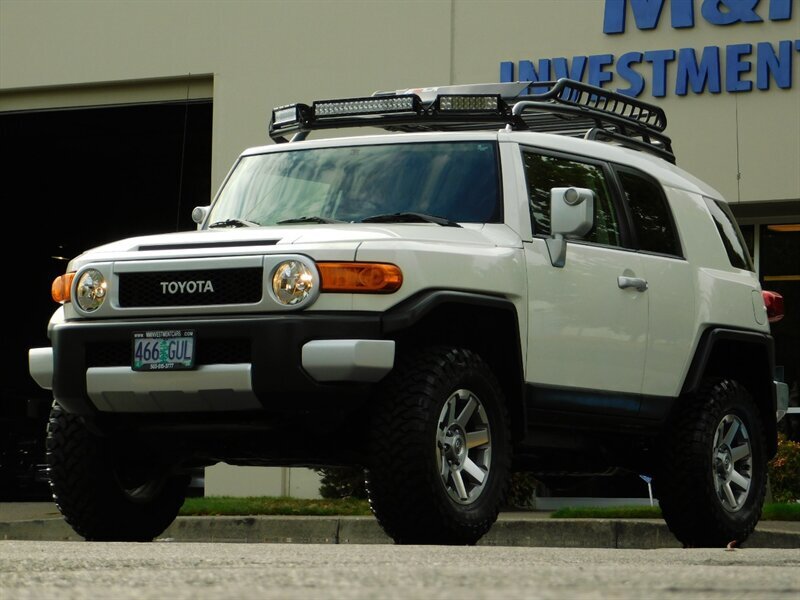 2014 Toyota FJ Cruiser Sport Utility 4X4 / 1-OWNER / CRAWL CONTROL/ LIFTE   - Photo 43 - Portland, OR 97217