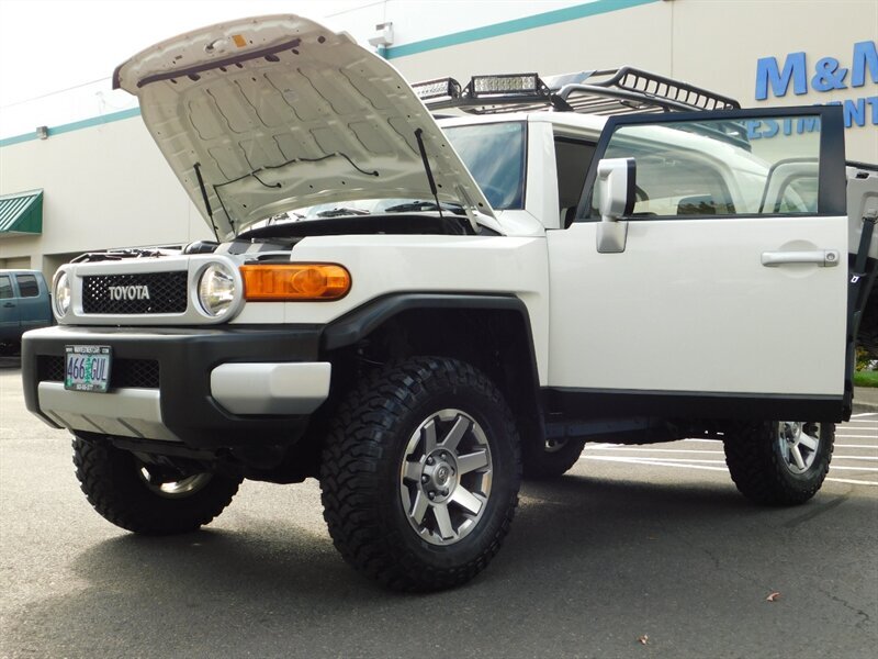 2014 Toyota FJ Cruiser Sport Utility 4X4 / 1-OWNER / CRAWL CONTROL/ LIFTE   - Photo 25 - Portland, OR 97217