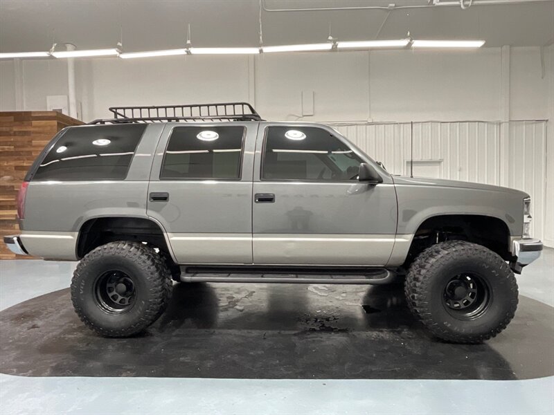 1999 Chevrolet Tahoe LS Sport Utility 4X4 / 5.7L V8 / LIFTED LIFTED  / NO RUST / 164K MILES - Photo 4 - Gladstone, OR 97027