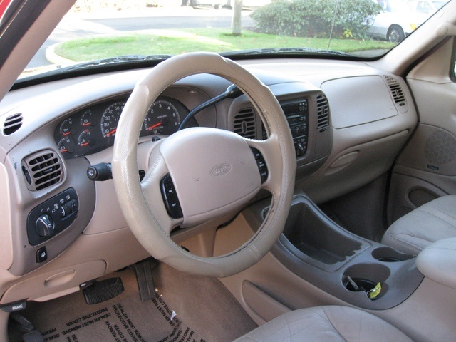 1997 Ford Expedition Eddie Bauer 4X4 *8-Passengers* / Fully Loaded   - Photo 44 - Portland, OR 97217