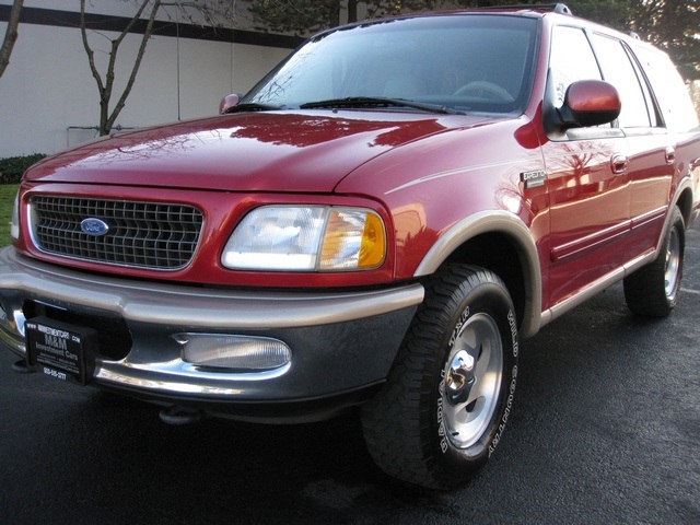 1997 Ford Expedition Eddie Bauer 4X4 *8-Passengers* / Fully Loaded   - Photo 11 - Portland, OR 97217