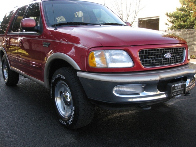 1997 Ford Expedition Eddie Bauer 4X4 *8-Passengers* / Fully Loaded   - Photo 10 - Portland, OR 97217