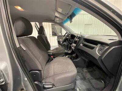 2007 Kia Sportage LX Sport Utility / 2.7L 6Cyl / Backup Camera  / Low miles / Great Condition - Photo 12 - Gladstone, OR 97027