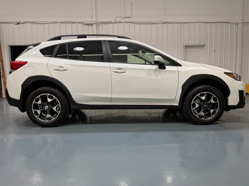 2018 Subaru Crosstrek 2.0i Premium Sport Utility AWD / ONLY 15,000 MILES  / LOCAL CAR / RUST FREE - Photo 4 - Gladstone, OR 97027