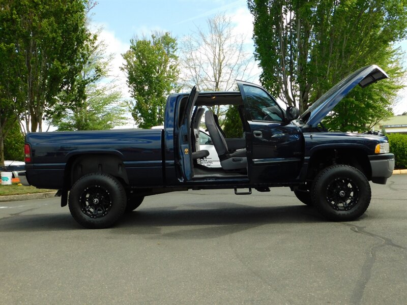 2001 Dodge Ram 1500 SLT Plus 4dr Quad Cab 4X4 5.9L 8Cyl / LOW MILES   - Photo 6 - Portland, OR 97217