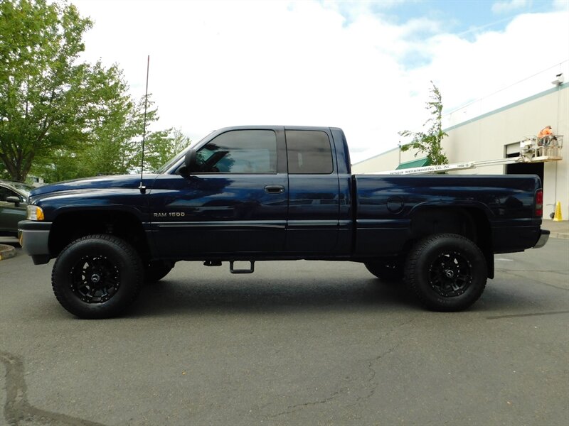 2001 Dodge Ram 1500 SLT Plus 4dr Quad Cab 4X4 5.9L 8Cyl / LOW MILES   - Photo 3 - Portland, OR 97217