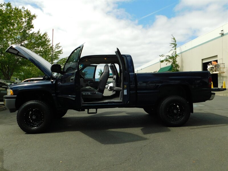 2001 Dodge Ram 1500 SLT Plus 4dr Quad Cab 4X4 5.9L 8Cyl / LOW MILES   - Photo 5 - Portland, OR 97217