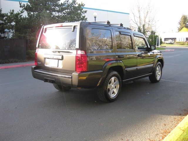 2006 Jeep Commander Sport/4WD/Leather/Moonroof/3RD Seat   - Photo 5 - Portland, OR 97217