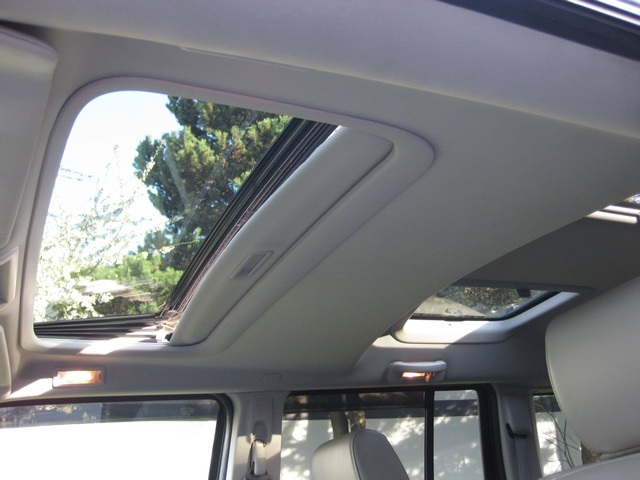 2006 Jeep Commander Sport/4WD/Leather/Moonroof/3RD Seat   - Photo 40 - Portland, OR 97217