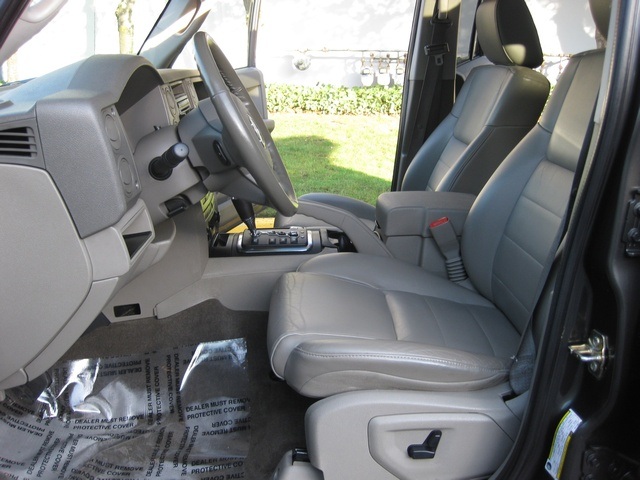 2006 Jeep Commander Sport/4WD/Leather/Moonroof/3RD Seat   - Photo 19 - Portland, OR 97217