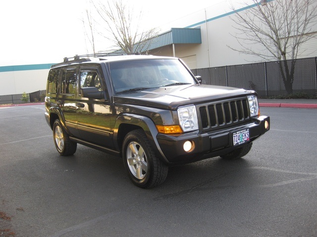 2006 Jeep Commander Sport/4WD/Leather/Moonroof/3RD Seat   - Photo 7 - Portland, OR 97217