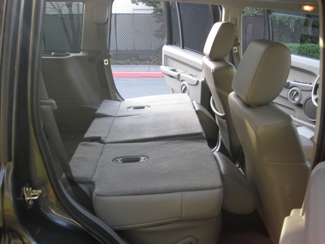 2006 Jeep Commander Sport/4WD/Leather/Moonroof/3RD Seat   - Photo 24 - Portland, OR 97217