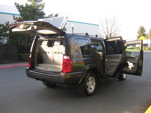 2006 Jeep Commander Sport/4WD/Leather/Moonroof/3RD Seat   - Photo 12 - Portland, OR 97217