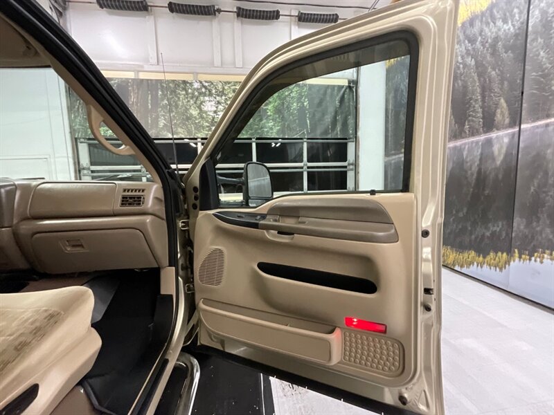 2000 Ford F-550 XLT Regular Cab 4X4 /7.3L DIESEL / 6-SPD / FLATBED  / DUALLY / 1-OWNER / LONG BED / 6-SPEED MANUAL / FLAT BED / LOCAL TRUCK / ONLY 74,000 MILES - Photo 32 - Gladstone, OR 97027