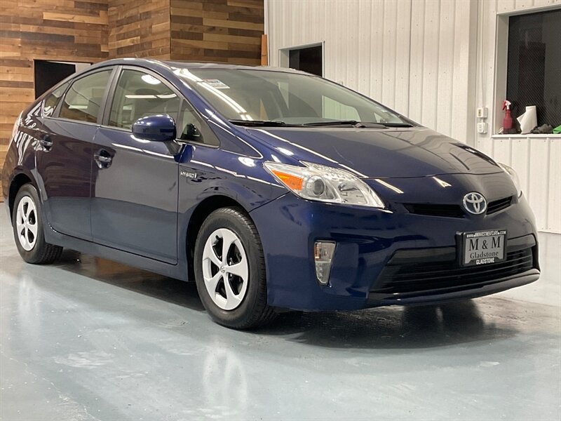 2012 Toyota Prius Three Hatchback /Hybrid /1-OWNER / NAVIGATION  / Backup Camera - Photo 51 - Gladstone, OR 97027