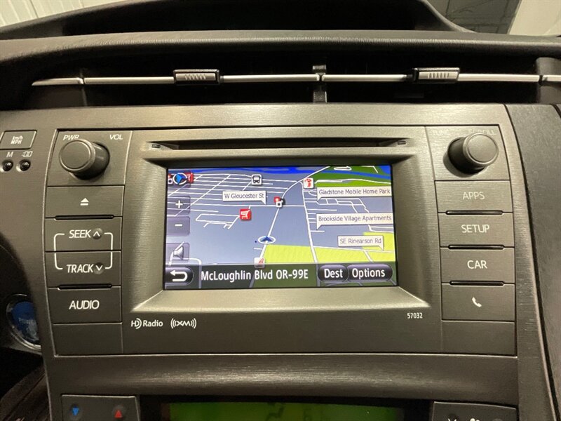 2012 Toyota Prius Three Hatchback /Hybrid /1-OWNER / NAVIGATION  / Backup Camera - Photo 18 - Gladstone, OR 97027