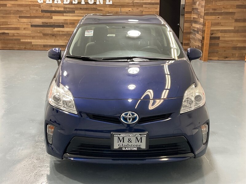 2012 Toyota Prius Three Hatchback /Hybrid /1-OWNER / NAVIGATION  / Backup Camera - Photo 5 - Gladstone, OR 97027