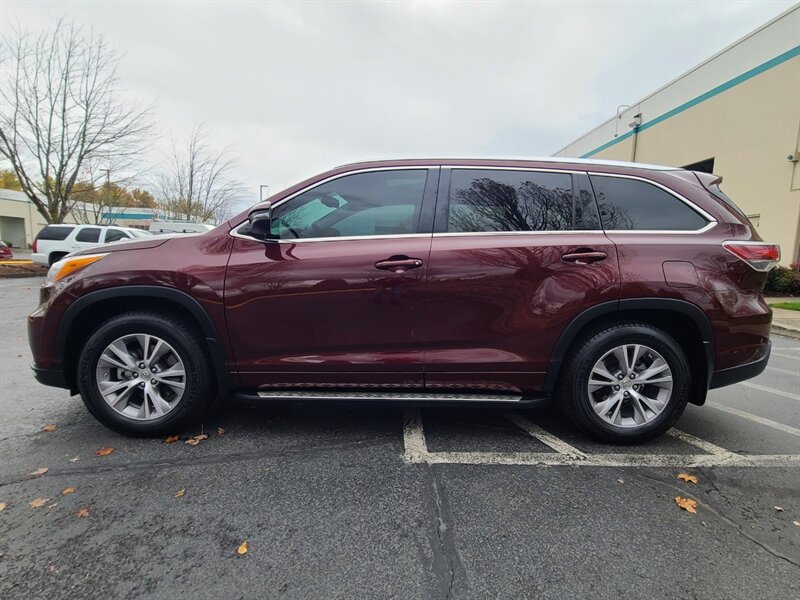 2015 Toyota Highlander XLE AWD / 8-SEATER / 1-OWNER / LOADED  / SUN ROOF / LEATHER / CAM / NAVi / ALL WHEEL DRIVE - Photo 3 - Portland, OR 97217