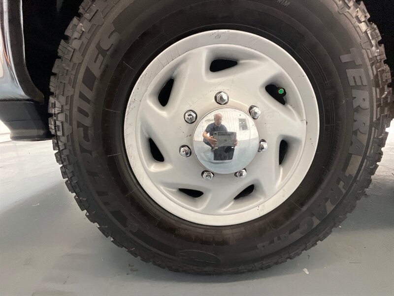 1994 Ford F-250 XLT Regular Cab 5-SPEED MANUAL/4.9L 6Cyl/106K MILE /LOCAL TRUCK w. ZERO RUST - Photo 31 - Gladstone, OR 97027