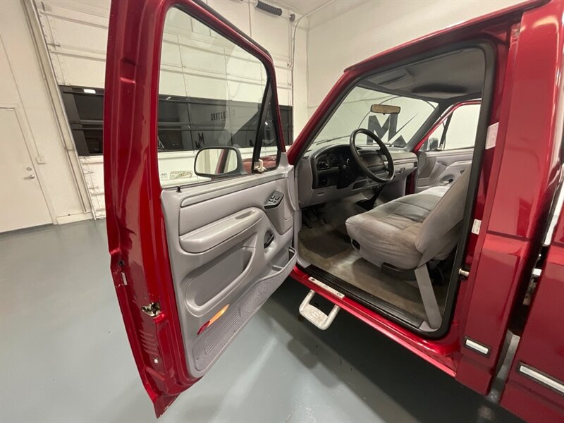 1994 Ford F-250 XLT Regular Cab 5-SPEED MANUAL/4.9L 6Cyl/106K MILE /LOCAL TRUCK w. ZERO RUST - Photo 27 - Gladstone, OR 97027