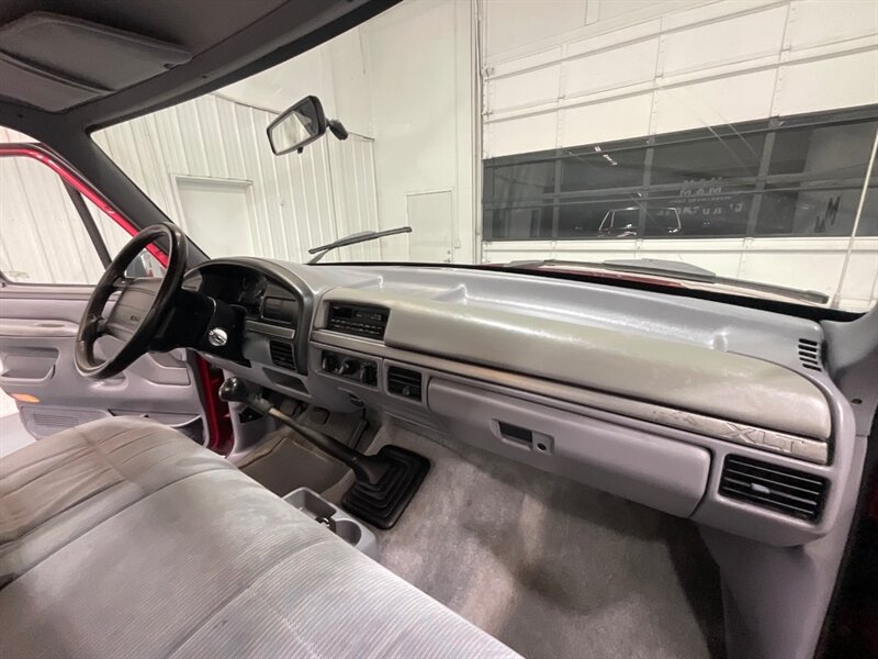 1994 Ford F-250 XLT Regular Cab 5-SPEED MANUAL/4.9L 6Cyl/106K MILE /LOCAL TRUCK w. ZERO RUST - Photo 15 - Gladstone, OR 97027