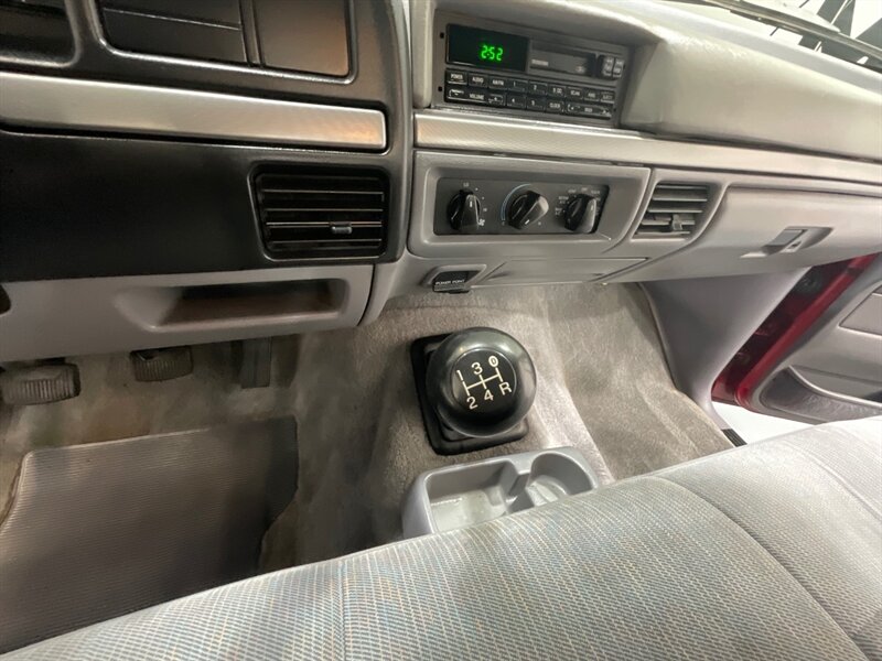 1994 Ford F-250 XLT Regular Cab 5-SPEED MANUAL/4.9L 6Cyl/106K MILE /LOCAL TRUCK w. ZERO RUST - Photo 16 - Gladstone, OR 97027