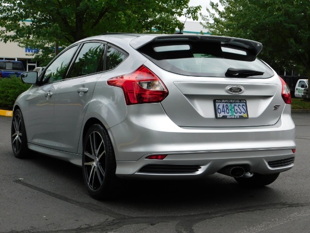 2014 Ford Focus ST / Hatchback / 6-SPEED / Recaro Leather Seats