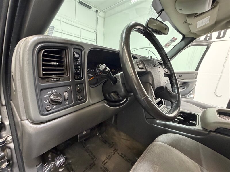 2006 GMC Sierra 1500 SLE 4X4 5.3L V8/ BRAND NEW TIRES / 98K MILES / ZERO RUST - Photo 20 - Gladstone, OR 97027