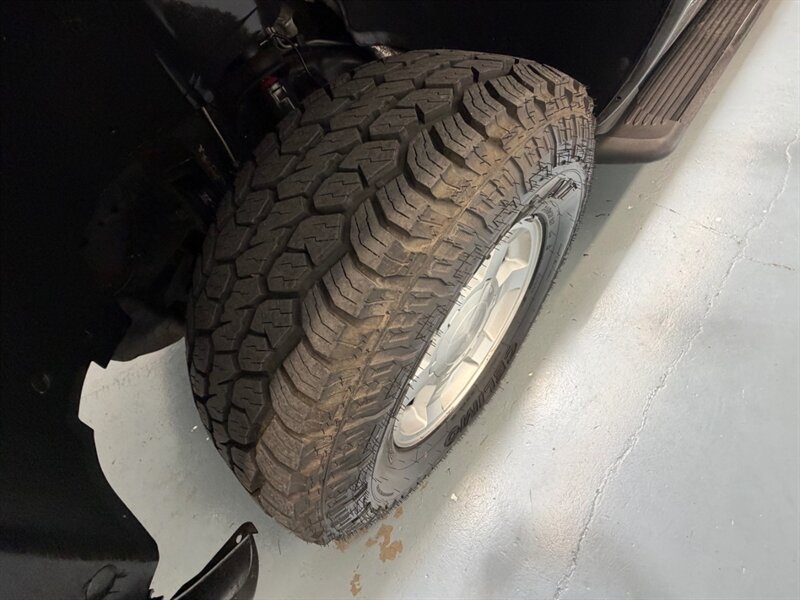 2006 GMC Sierra 1500 SLE 4X4 5.3L V8/ BRAND NEW TIRES / 98K MILES / ZERO RUST - Photo 24 - Gladstone, OR 97027