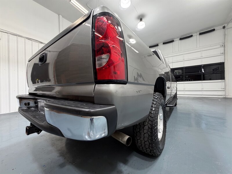 2006 GMC Sierra 1500 SLE 4X4 5.3L V8/ BRAND NEW TIRES / 98K MILES / ZERO RUST - Photo 51 - Gladstone, OR 97027