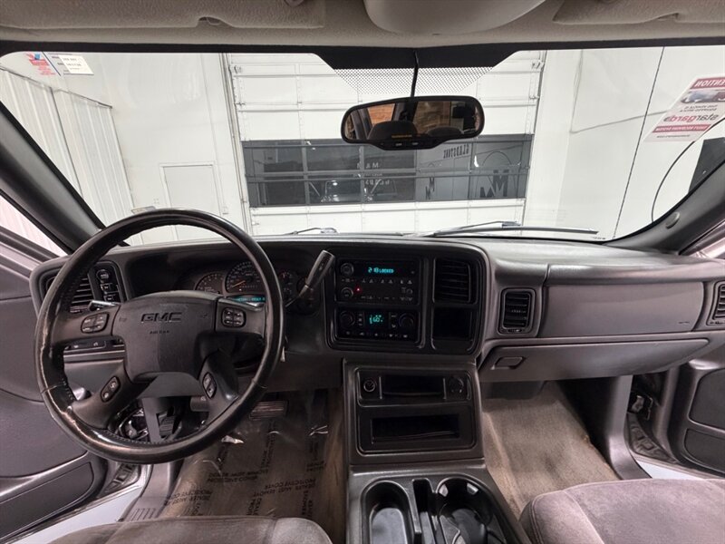2006 GMC Sierra 1500 SLE 4X4 5.3L V8/ BRAND NEW TIRES / 98K MILES / ZERO RUST - Photo 39 - Gladstone, OR 97027