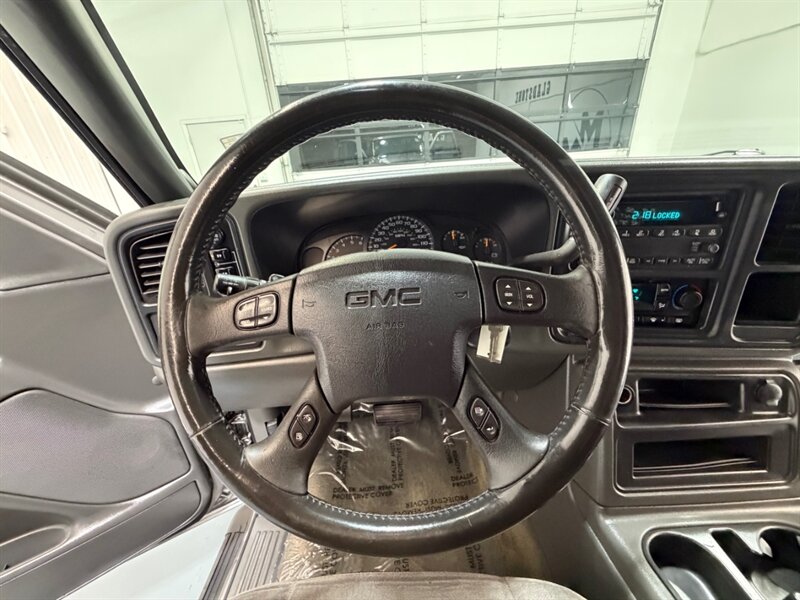 2006 GMC Sierra 1500 SLE 4X4 5.3L V8/ BRAND NEW TIRES / 98K MILES / ZERO RUST - Photo 16 - Gladstone, OR 97027