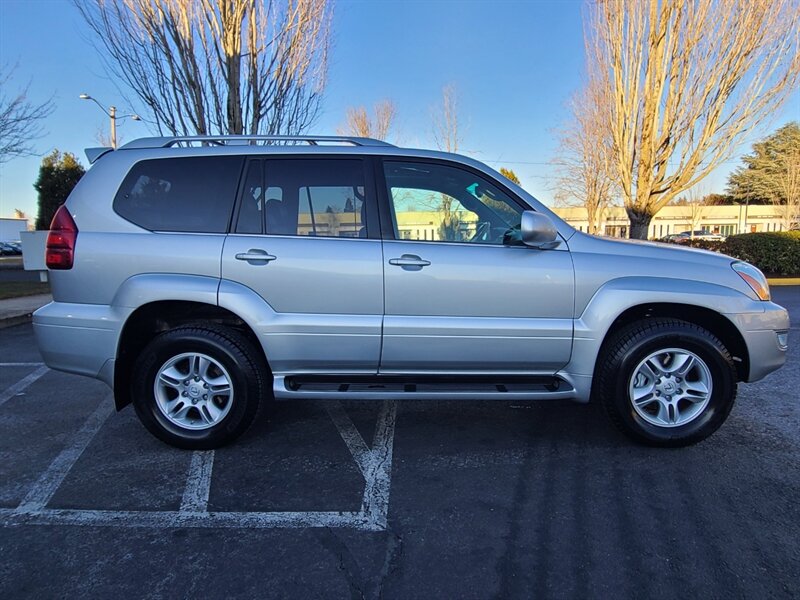 2006 Lexus GX 470 4X4  8-Seater / 1-OWNER / Timing Belt Replaced  / Always Serviced @ Lexus / Fully Loaded - Photo 4 - Portland, OR 97217