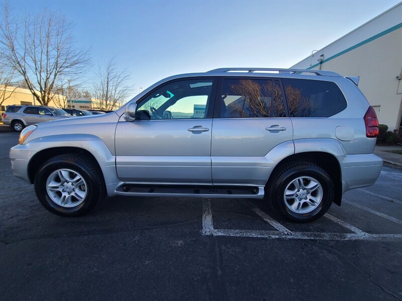 2006 Lexus GX 470 4X4  8-Seater / 1-OWNER / Timing Belt Replaced  / Always Serviced @ Lexus / Fully Loaded - Photo 3 - Portland, OR 97217