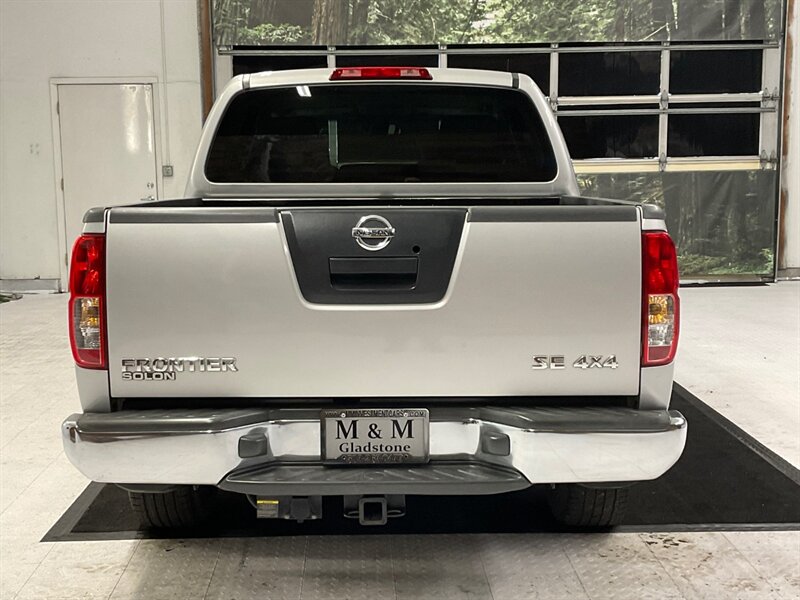 2006 Nissan Frontier SE 4dr Crew Cab 4WD / LOCAL/ GREAT SERVICE HISTORY  /OREGON TRUCK / RUST FREE / 4.0 Liter 6Cyl / 152,000 MILES - Photo 6 - Gladstone, OR 97027