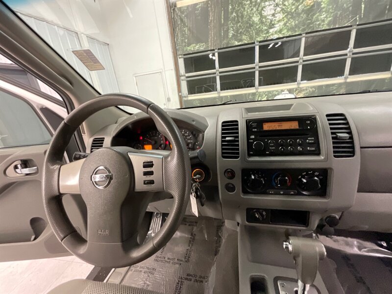 2006 Nissan Frontier SE 4dr Crew Cab 4WD / LOCAL/ GREAT SERVICE HISTORY  /OREGON TRUCK / RUST FREE / 4.0 Liter 6Cyl / 152,000 MILES - Photo 14 - Gladstone, OR 97027