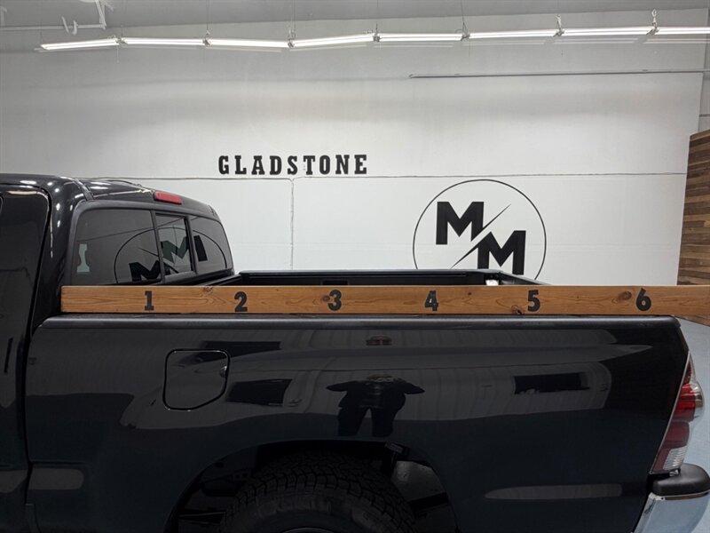 2010 Toyota Tacoma SR5 Extended Cab 2WD / 2.7L 4Cyl /NEW WHEELS TIRES /Backup Camera / ZERO RUST - Photo 9 - Gladstone, OR 97027