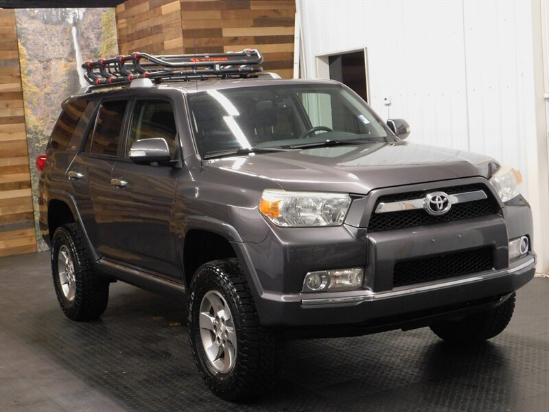 2011 Toyota 4Runner SR5 4X4 / 1-OWNER /   - Photo 2 - Gladstone, OR 97027