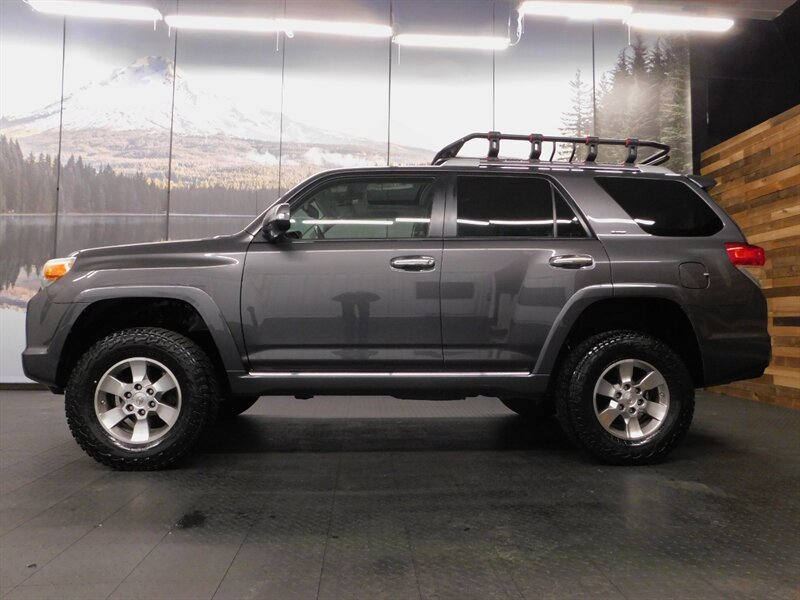 2011 Toyota 4Runner SR5 4X4 / 1-OWNER /   - Photo 3 - Gladstone, OR 97027