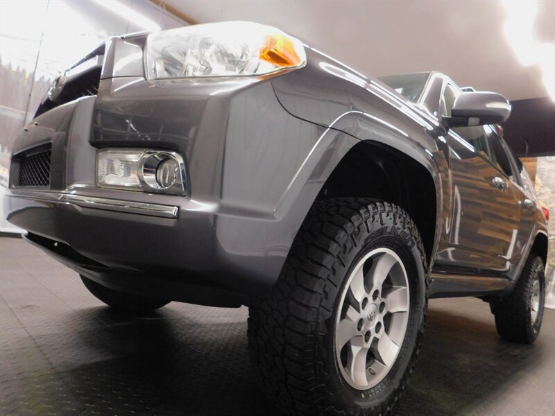 2011 Toyota 4Runner SR5 4X4 / 1-OWNER /   - Photo 9 - Gladstone, OR 97027