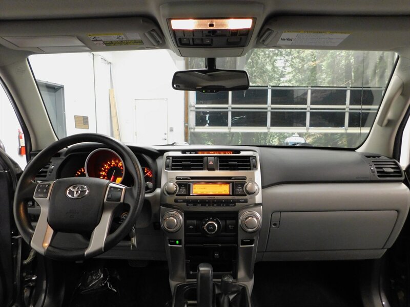 2011 Toyota 4Runner SR5 4X4 / 1-OWNER /   - Photo 29 - Gladstone, OR 97027