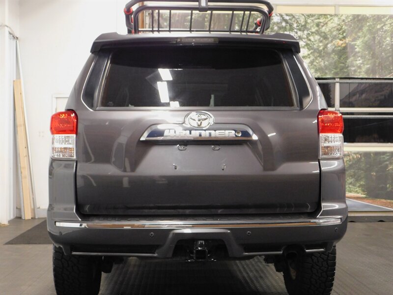 2011 Toyota 4Runner SR5 4X4 / 1-OWNER /   - Photo 6 - Gladstone, OR 97027