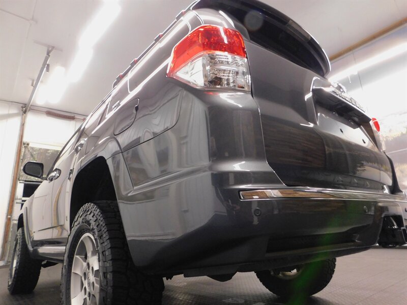 2011 Toyota 4Runner SR5 4X4 / 1-OWNER /   - Photo 35 - Gladstone, OR 97027