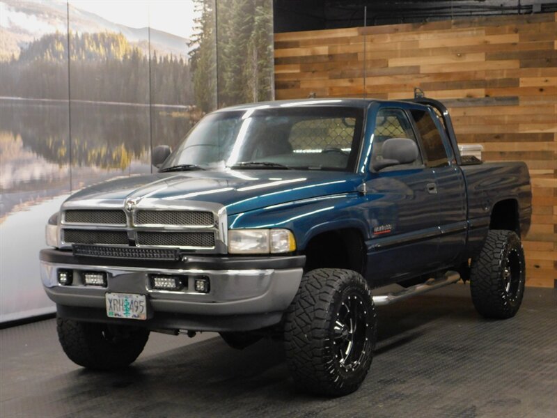 1999 Dodge Ram 2500 Laramie SLT  4X4 / 5   - Photo 1 - Gladstone, OR 97027