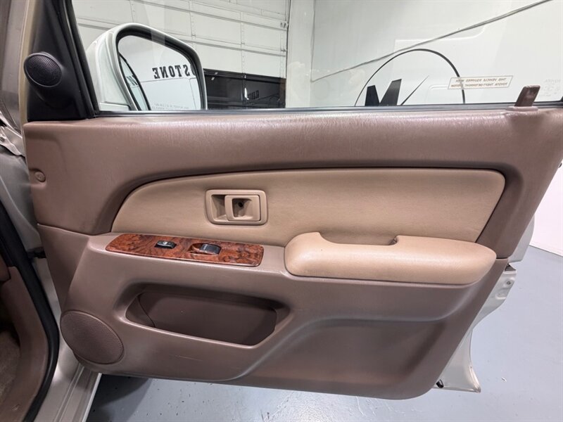2000 Toyota 4Runner Limited 4X4 3.4L V6 / Rear Diff Lock /Leather / Sunroof / ZERO RUST / TIMING BELT SERVICE DONE - Photo 33 - Gladstone, OR 97027