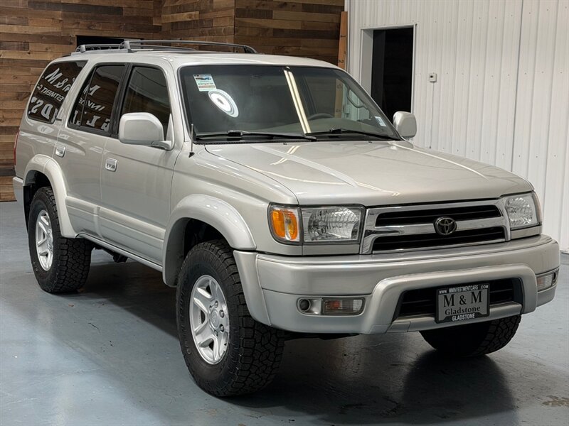 2000 Toyota 4Runner Limited 4X4 3.4L V6 / Rear Diff Lock /Leather / Sunroof / ZERO RUST / TIMING BELT SERVICE DONE - Photo 2 - Gladstone, OR 97027