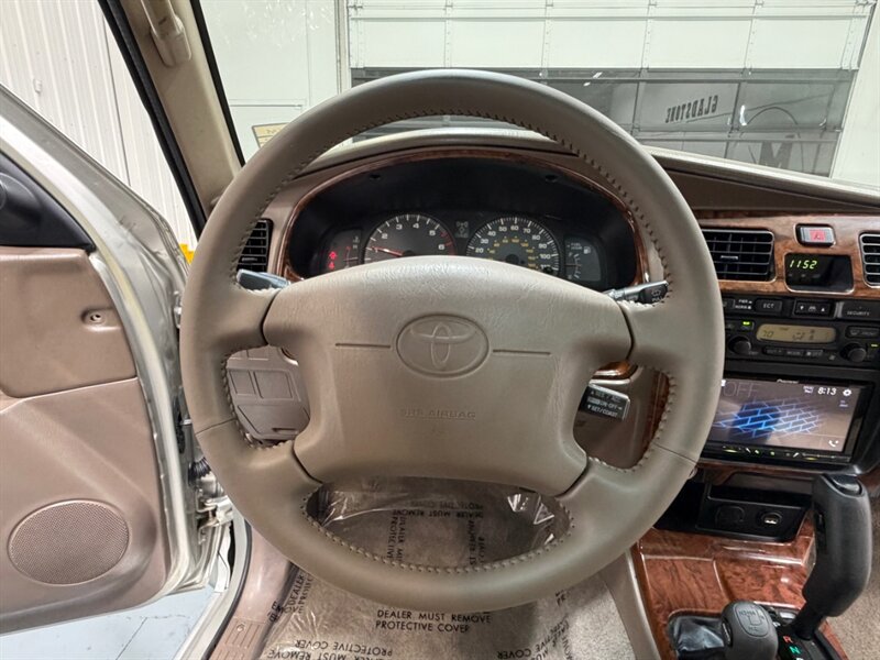 2000 Toyota 4Runner Limited 4X4 3.4L V6 / Rear Diff Lock /Leather / Sunroof / ZERO RUST / TIMING BELT SERVICE DONE - Photo 13 - Gladstone, OR 97027