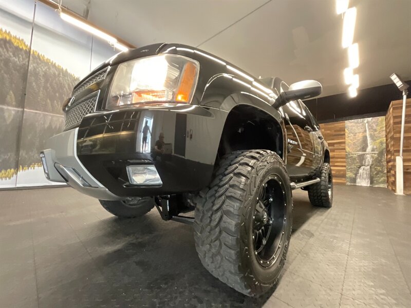 2007 Chevrolet Tahoe LTZ Sport Utility 4X4 / LIFTED w/ NEW WHEELS TIRES   - Photo 9 - Gladstone, OR 97027