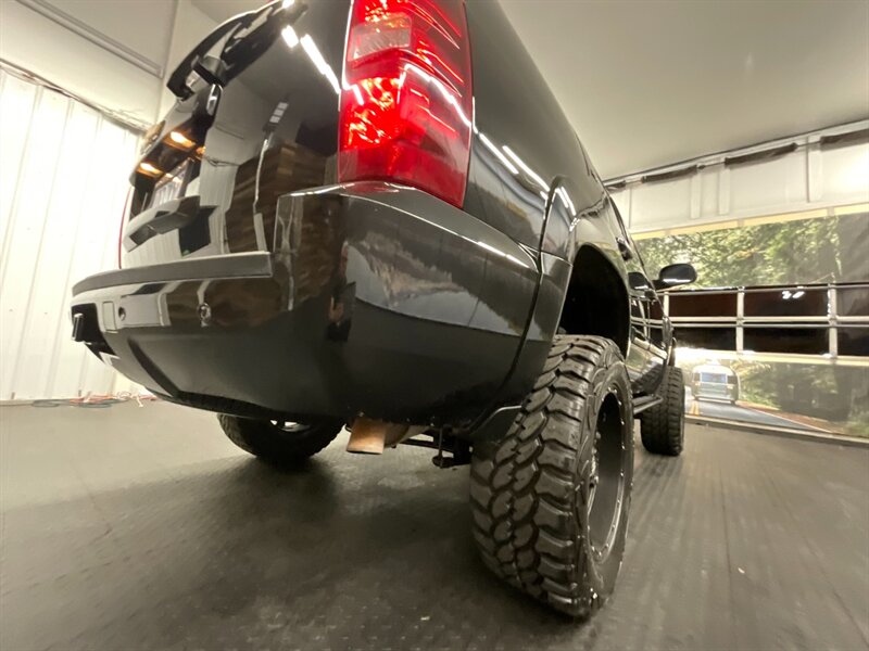 2007 Chevrolet Tahoe LTZ Sport Utility 4X4 / LIFTED w/ NEW WHEELS TIRES   - Photo 12 - Gladstone, OR 97027