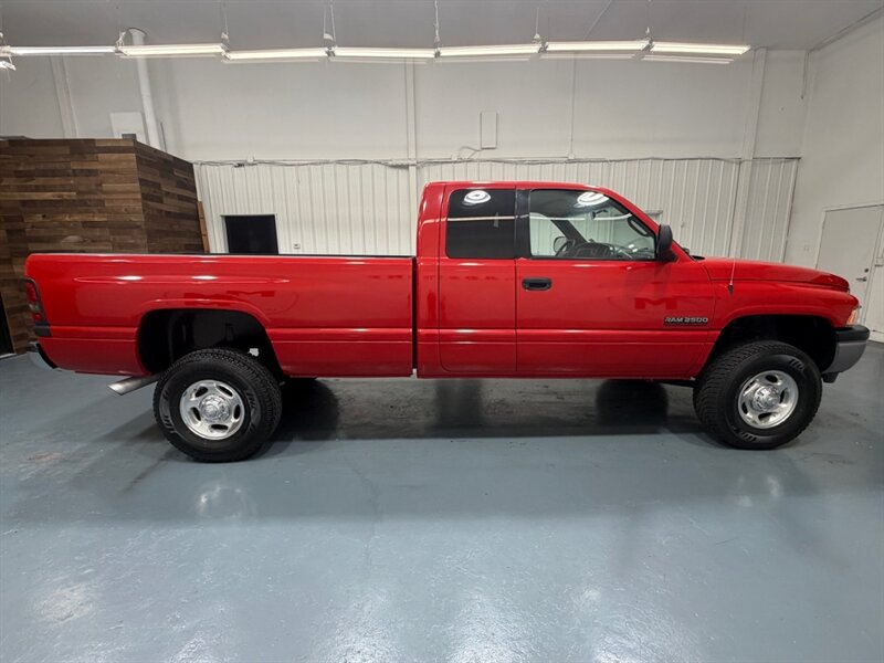 2001 Dodge Ram 2500 ST QUAD CAB 4x4 / 5.9L CUMMINS DIESEL / NEW TIRES / ONLY 138K MILES / LOCAL OREGON TRUCK - Photo 4 - Gladstone, OR 97027